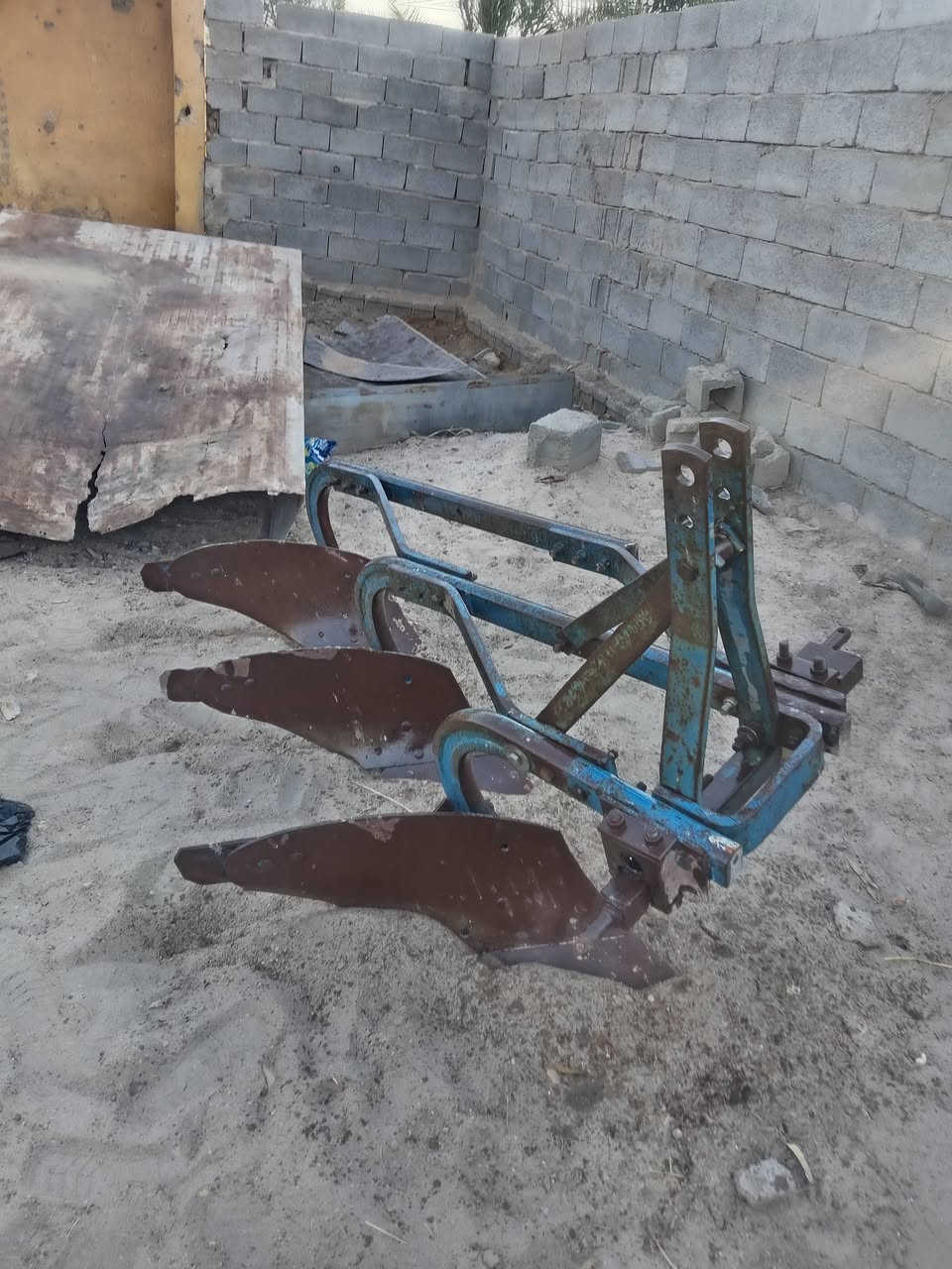 السلام عليكم فدان للبيع حجم 10 كلش نظيف ابو غريب ***********
