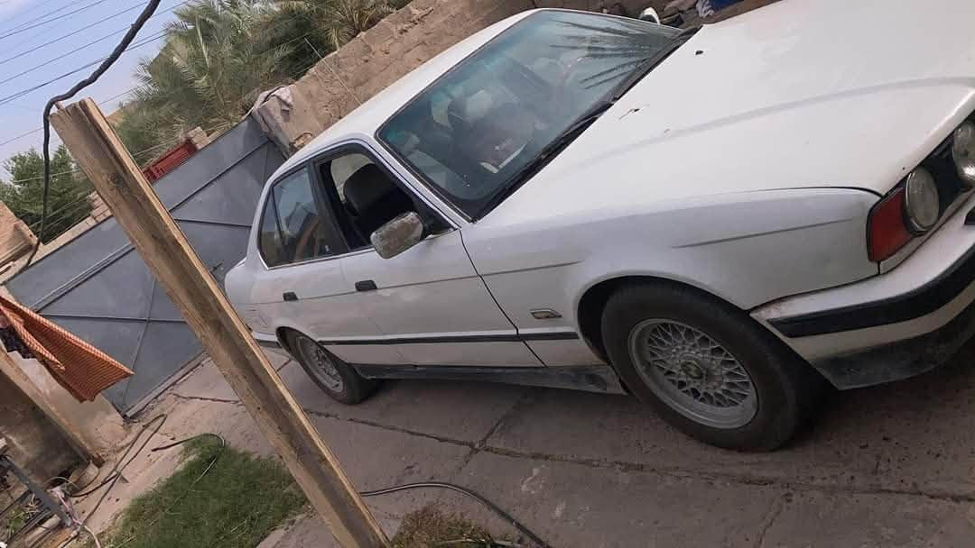 520مسكر كير عادي
بيها صبغ بس بنيد وكمركها مدفوع وراعيها 
موجود السياره يعوزه ترتيب شويه وترهم مراوس فكترا
وسعرها 30وببها مجال قليل
***********
