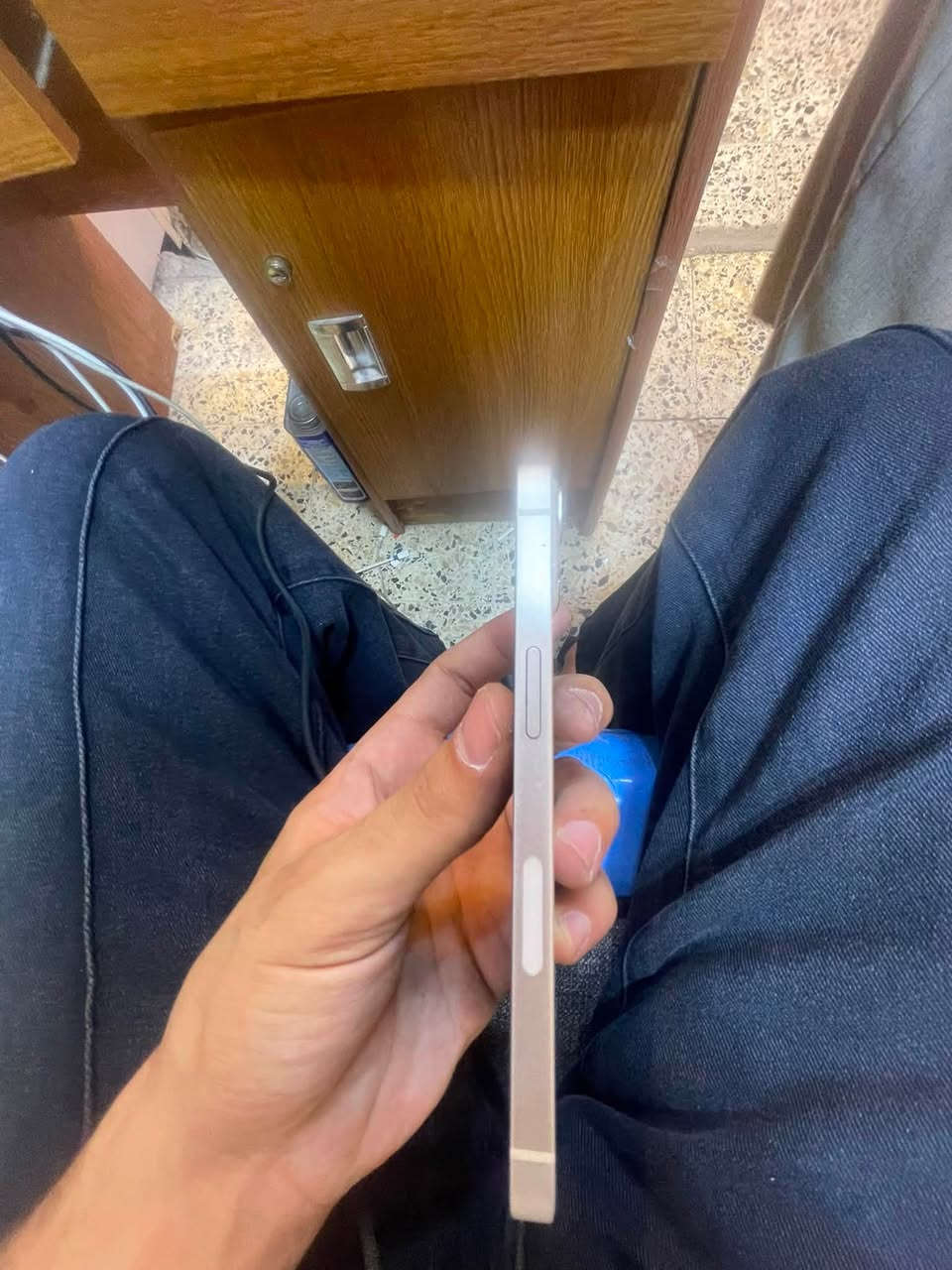 ١٣ عادي نضافه اخو جديد ذاكره ١٢٨ ممفتوح ابد وتر بروف بي نقطه ب شاشه فقط وممأثره ابداً مكاني بغداد بياع شرطه *********** سعره ٢٧٥ مستعجل على بيعته
