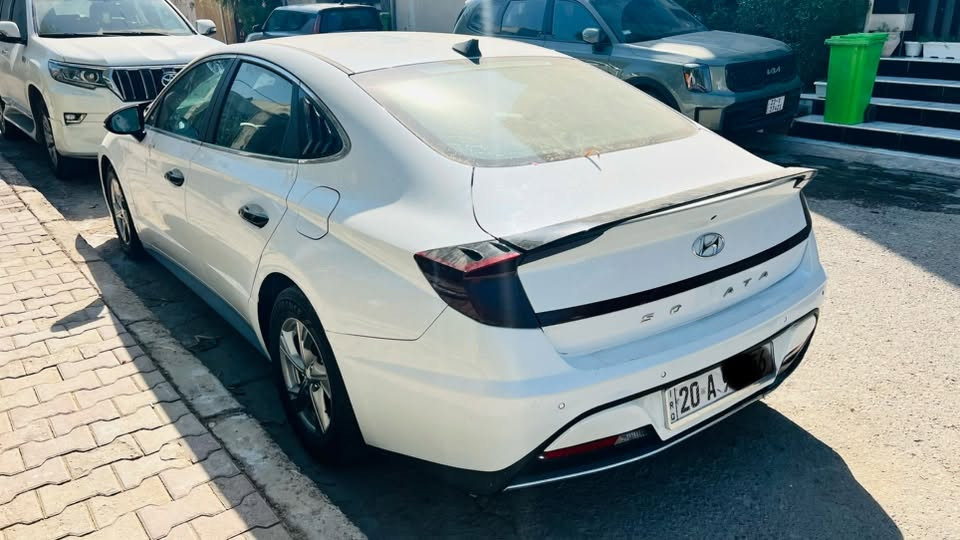 سوناتا ٢٠٢٢ وارد امريكي السيارة من الدعامية للدعامية بدون تبديل او صبغ فقط بارد بسيط محرك ٢٥٠٠ ماشية ٦٥ كيلو   مكان السيارة بعقوبة السعر ١٦٥ للتواصل ***********
