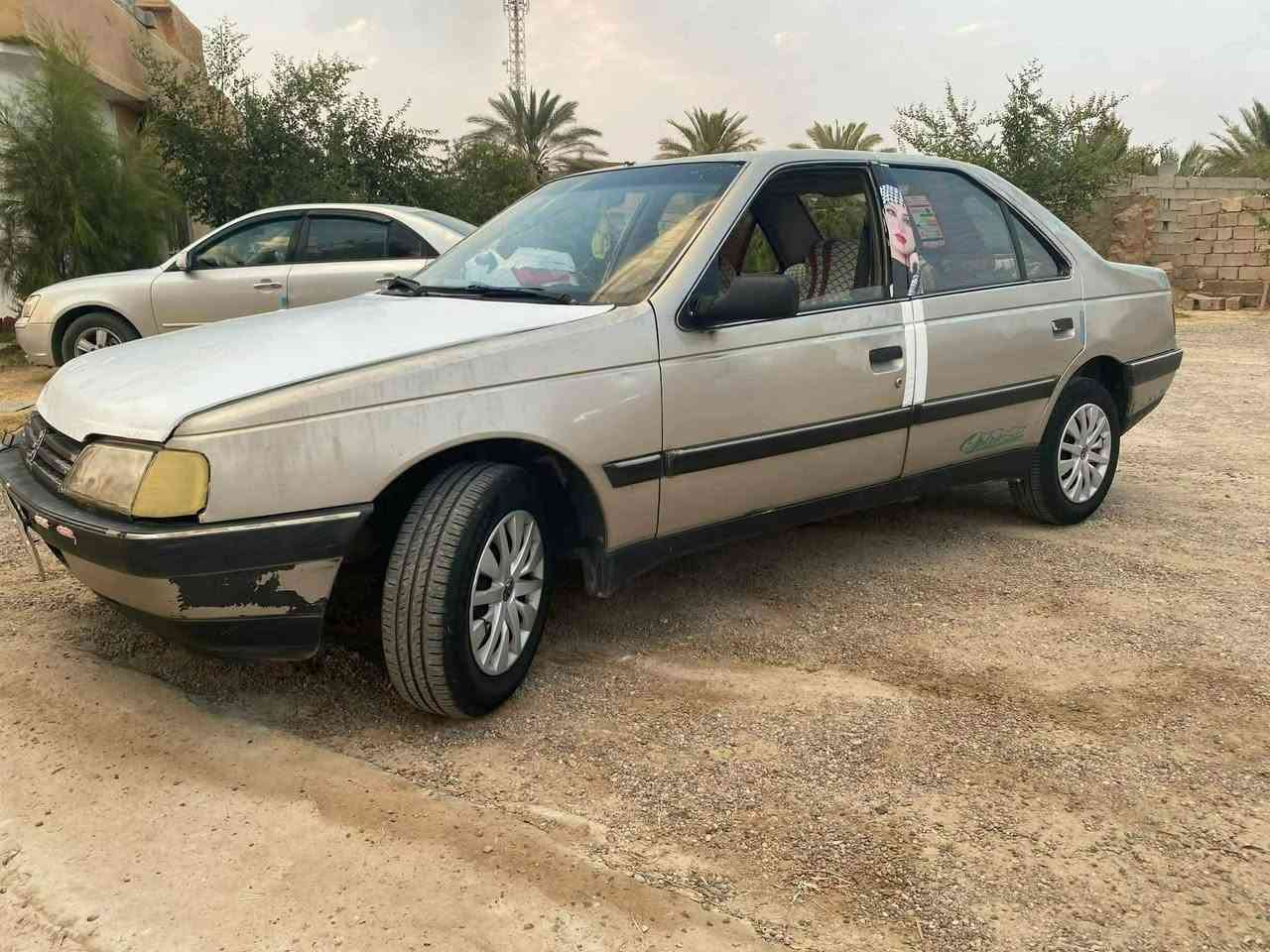 بيجو  فرنسي 405 اللون أصفر شمباني موديل   92 كابريتا أنسى صرف البانزين بدون حادث

رقم صلاح الدين الماني شرط التحويل 

گير ومحرك شرط 

صدر أمامي خلفي جديد 

تخم تاير جديد

سنتر لك شغال جوم كهربائي 

لايت زنون بكات اشاير كلها شغاله 

مسجل أربع سماعات 

السعر 26$ ورقه وبيها مجال 

***********
