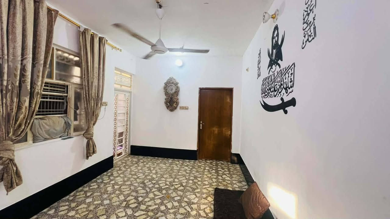 ت البيع مساحه 100متر شارع سكله الكرعاوي نهايته قرب مولده صدام كل خدمات موجوده بناء بلوك أساس طابوق نهراوان كهرباء وماي دفن بناء جناي وجديد معامله تطويب كامله بيع مستعجل سعر 26مع المجال  ***********ملاحضه اني صاحب الدار مو دلال
