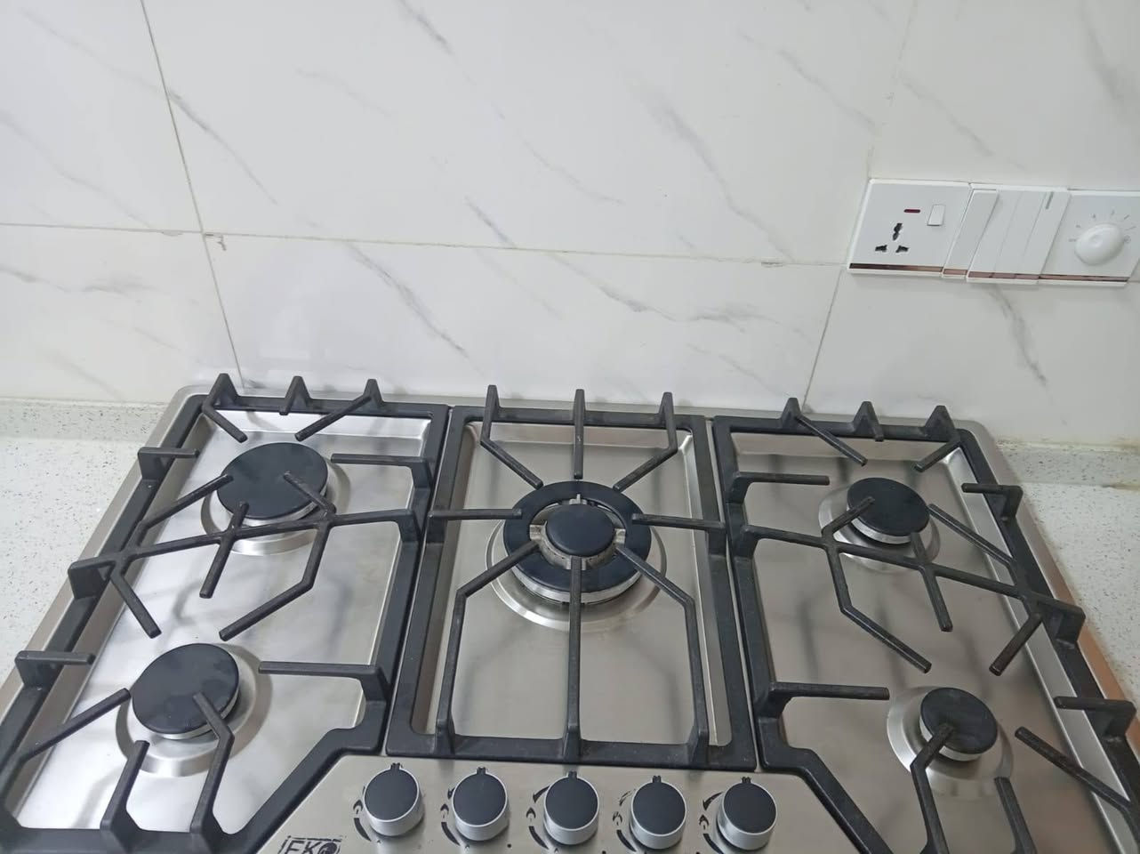 السلام عليكم للبيع 

طباخ مع شافطه جدد كربلاء حيل نظال
***********
