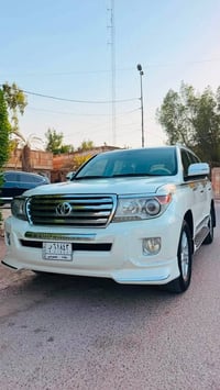 لاندكروزر GXR • ٢٠١٤ • الحلة