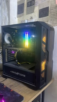 فقط كيس pc r5 3600 6-corn ram 16 corsair Motherboard msi b550 pro wifi...