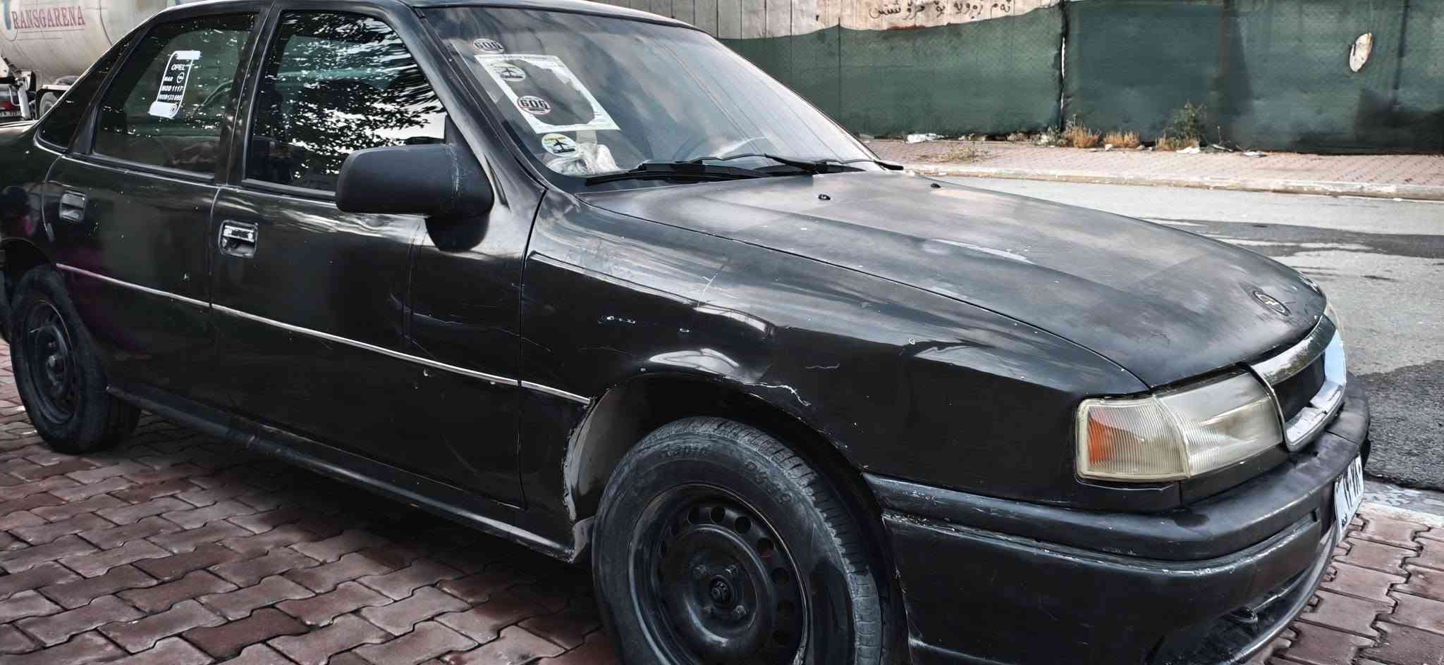ئۆپڵ ڤیکترا1991ئاڕمی پلاسیك مە کینە ی 20گیڕعادی گیڕومە کینە وکارە بای وئاڕموئە وە لیات وموس ۆبڕاوە بە شە رت سعری 20گە ڵاشوین بازیان*********** السليمانية, العراق
