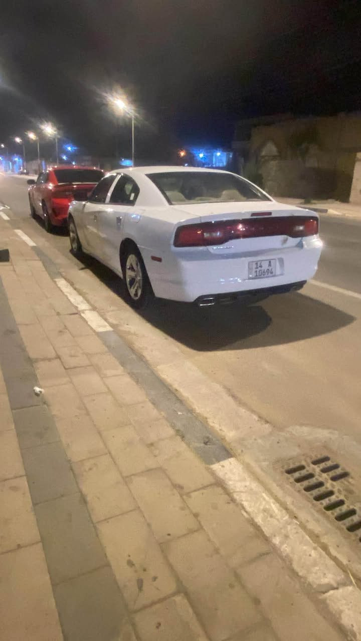 سلام عليكم جارجر للبيع.  ٢٠١٢بيه مدكر وبنيد مبدلات ومصبوغات. لغد امامي صفحه الايمن بدايته شويه وشاصي هم شويه بدايته باقي سياره كفاله عامه.  ولباقي شوف لعين سياره جديده تخم تاير حداده تبريد. مكاني بصره ام قصر سعره ١٣٠ وبي مجال. ***********  رقم بصره هزه جديده. بسمنه تحويل ثاني يوم. سنويه لل٢٠٣١ ماشيه٣٠٠ وكسور
