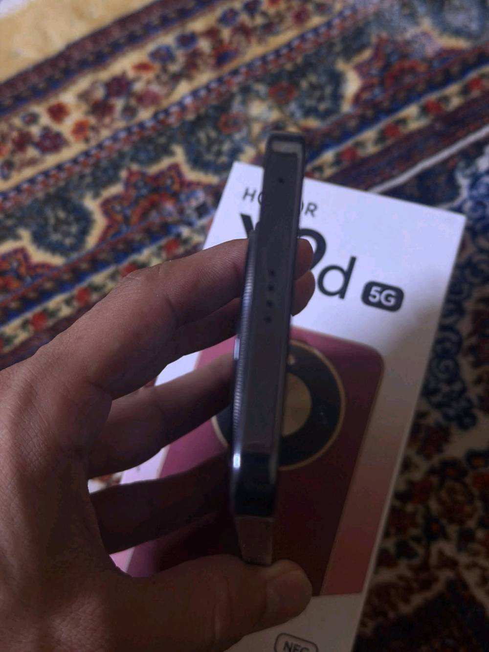 سلام عليكم هونر X9d أسود ذاكرة 256 عشوائية 12 نظافة 100 سعر  450 وبي مجال اني صاحب الجهاز  جهاز يمي   عنواني بغداد الحبيبية رقمي *********** واتساب