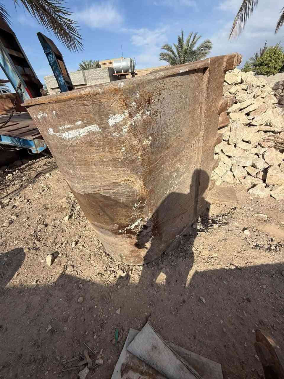 للبيع كيله حفاره بلاديه مابيها لا فطر ولا جكه جديده متر ونص السعر 15 ورقه مكانها رمادي ***********
