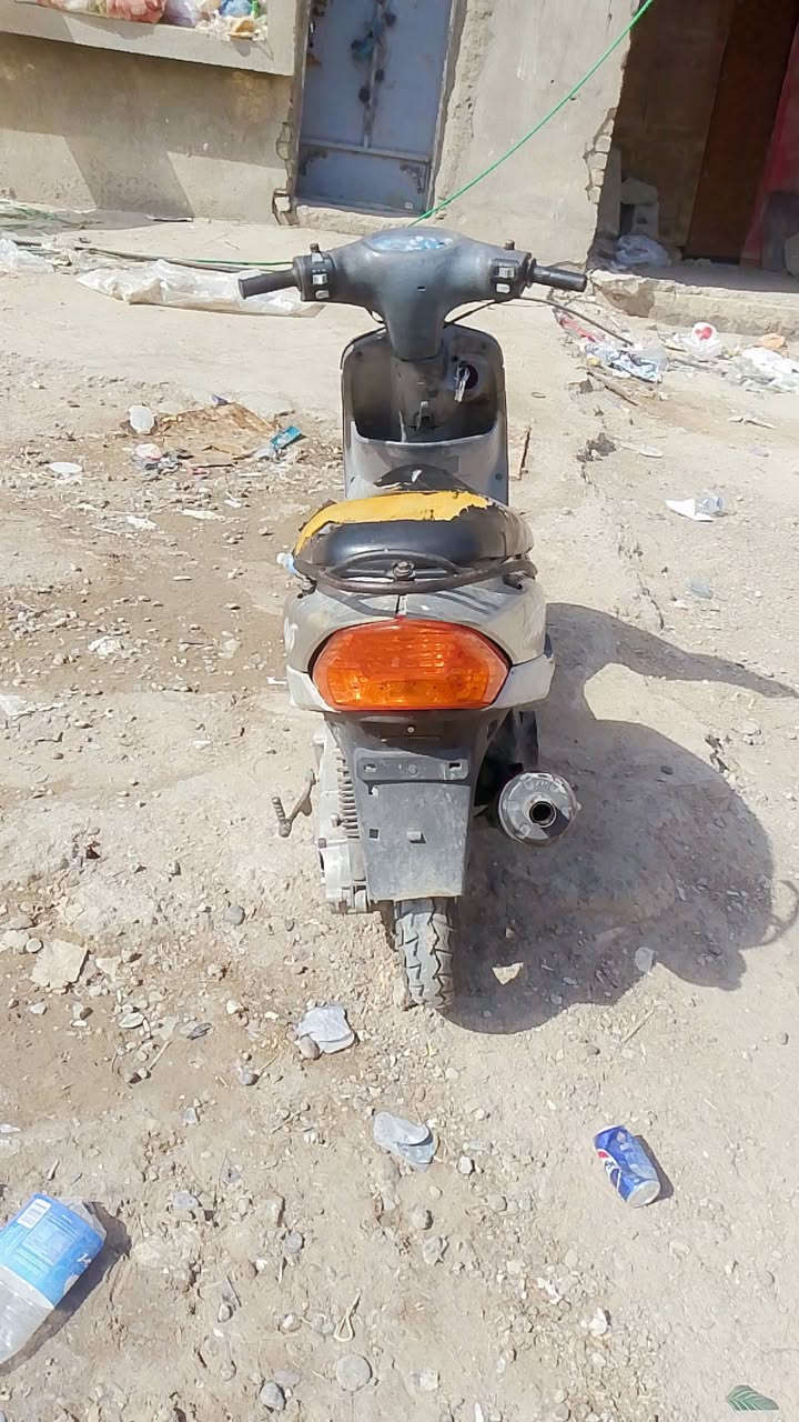 السلام عليكم دراجه ماكس دراجه بيها صالونزا اف ام كلتشات رياضي كلتش ابو النجمه منغولي دراجه بيكاربريتر تشتغل وتطفى دراجه سيلفي وهندر شغال كهربائيات شغالات ماكينه خيره من الله لا نروح ولا تنقيص كفرات بلادي تايرات جدد جيلاتين دراجه حلوه قاعده نقصها الدراجه بس كابريتر جيب كابريتر نقره تشتغل السعر 300 وبي مجال للشراي رقم التليفون بي واتساب *********** مكاني بغداد السيديه
