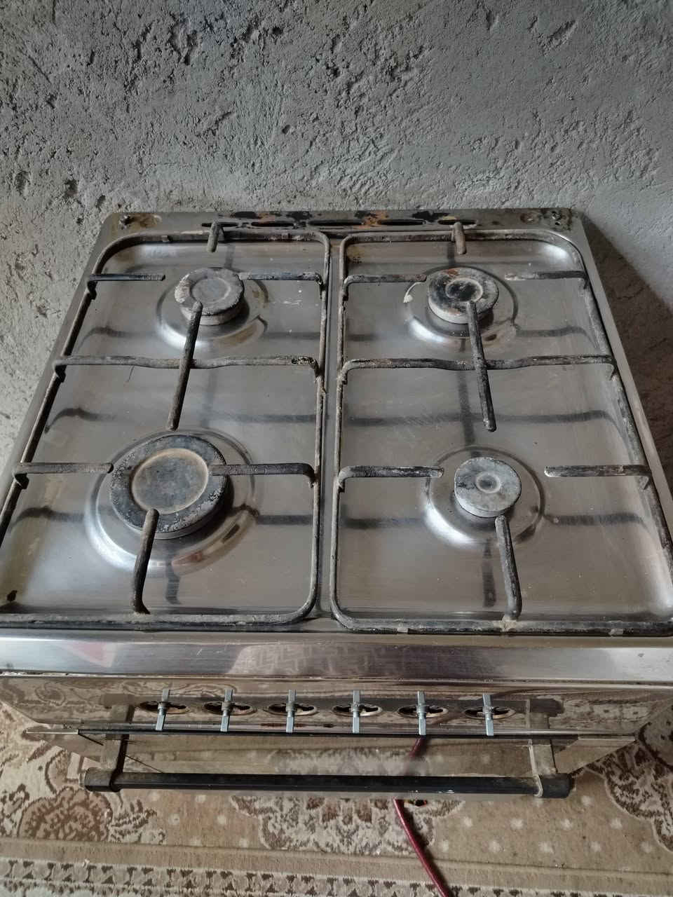 طباخ للبيع شغال نضيف،

