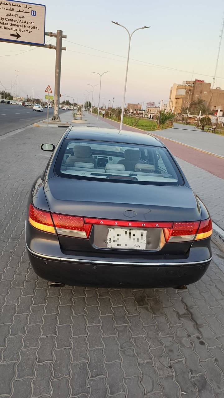 للبيع هونداي ازيرا
الموديل: 2008 وارد خليجي
اللون: [ اللون رصاصي غير محدد]
الرقم: بغداد باسمي
العنوان: البصرة

المواصفات:
- محرك 2700 V6 كير اوتوماتيك
- تبريد شغال
- حدادة امامية جديدة

حالة السيارة:
- السيارة مصبوغة عام
- بيها ضربه بالخشم + جاملغ 
- مكفولة من القصة  والجفية 
- محرك وكير شرط الفحص
- حداده جديده مشط جديد 
- باور ستيرن تعبان
تبريد شغال فقط - جوك التحكم مالت التبريد عاطل

السعر: 80 ورقة وبيها مجال للشراي
للاستفسار: ***********
