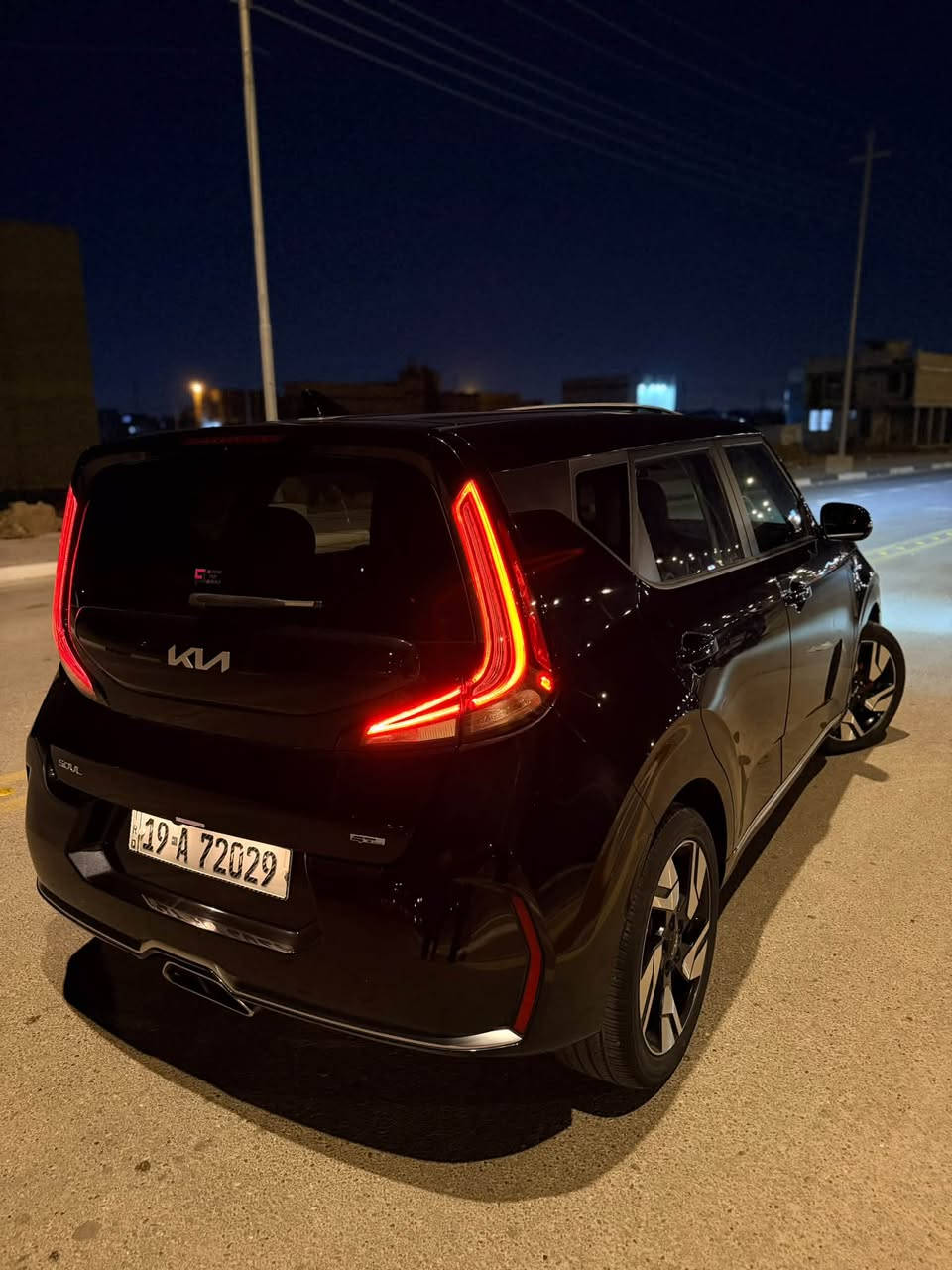 للبيع كيا صول جيتي لاين 2025   SOUL GT LINE
السلام عليكم 

كيا صول فول مواصفات 1/1 اعلى فئه بالصول المرغوبه 

محرك 2000 دوش 

رقم كربلاء الدولي باسمي تحويل ثاني يوم 

وارد امريكي 

حادثه دعاميه وبارد في جاملغ وصور الحادث مرفقه بالمنشور

مكان سياره كربلاء المقدسة حي التعاون 

المواصفات 

 

🟡 فتحه 

🟡بصمه عدد 2 

🟡رادار امامي 

🟡رادار جانبي 

🟡رادار خلفي 

🟡تدفئة كشنات 

🟡وضعيات قياده سبورت وايكو ونورمل 

* صدامات GT-Line رياضية

* شبك أمامي Gloss Black

* مرايات خارجية Gloss Black

* إشارات بالمرايات

* فتحة سقف كهربائية

* شعار GT-Line

* شاشة 10.25 إنچ

                                          Apple CarPlay وAndroid Auto 

* شحن لاسلكي للموبايل

* تشغيل بصمة/زر مع Smart Key

* تحكم أوتوماتيك Dual Zone

* دركسون جلد

* مقاعد خلفية قابلة للطي 60/40

* 6 سماعات

* فتحة سقف كهربائية

السعر اتصل وبيك خير وتدلل ***********
