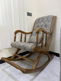 مستخدم شبه جديد السعر 100 ألف  المكان الغزالية   07750556664
