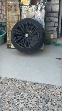 رنج ٢٠ • ٣ اسود ١ ابيض • مع تايرات