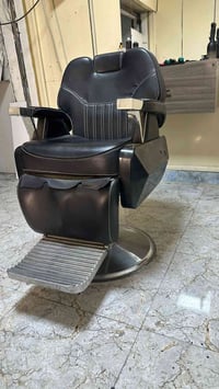 كرسي للبيع نظافه مثل متشوفون سعر 200الف وبي مجال بسيط 07732397132 شارع...