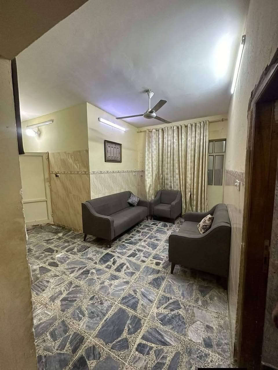 بيت للبيع ملك زراعي صرف بي  سند ٢٥ في بغداد اعظميه  سبع ابكار مقابيل شركه تيوتا البيت٢٢٥ متر واقع حال ٢٣٥ بناء ٣طوابق بناء كامل كل طابق  طابق الأرضي غرفه منام وصاله كبيره هول مطبخ حمامات ٣ طرمه حديقه طابق الثاني ٣غرف منام  هول حمامين ومخزن طابق ثالث غرفه كبيره كلش وهول ومطبخ وحمام وسطح كبير بي مخزن الاستفسار *********** يالله غرف البيت كبيره بي ٧غرف ومخزنين
