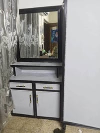 ميز ابو مرايه وكنتور لبيع  400 بيهم ‭0770 039 5237‬ مجال