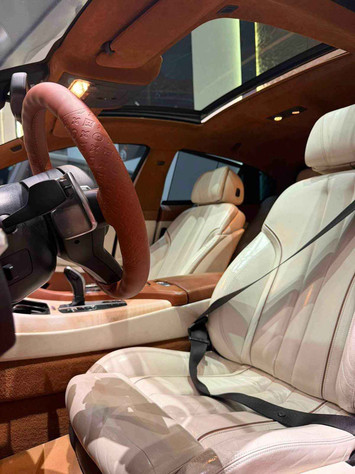 Bmw 650 2015 clean aurosh 
بي ام ٦٥٠ فول فول فول 1على1 
لون مميز بني مات طلب خاص 
وكالة عروش خليجي 
برغي ل برغي اب شرط اي شيء بالسيارة شرط 
گير محرك كهربائي مساعدات صبغ تعديل تبديل 
كله اب شرط حتى البرغي اب شرط 
سيارة محرك 4400 v8 توين توربو مكفول 
گير 8 نمرات ZF مكفول 
سيارة داخلي بني ابيض بلادي شركة 
مواصفات كله موجود فول للاخير 
ولا گلوب مشتغل بالداشبول 
ماشية 60 الف مايل 
السيارة نضيفة كلش كلش 
و معبيه مواصفات 
اقل مواصفات بيه باب شفط !
مكان سيارة اربيل 
سعر 245 ورقة بيه مجال للشراي 
واتساب ***********-*********** أربيل, العراق
