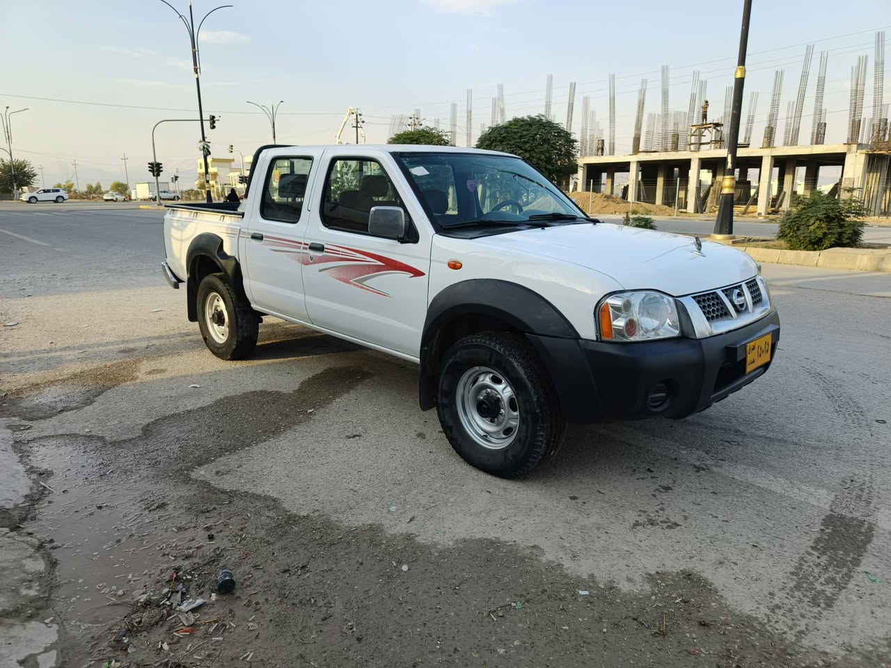 نيسان • ٢٠١٥ • للبيع