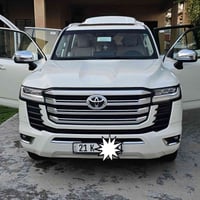 لاندكروز VX • ٢٠٢٢ • ٩٩ ألف كم