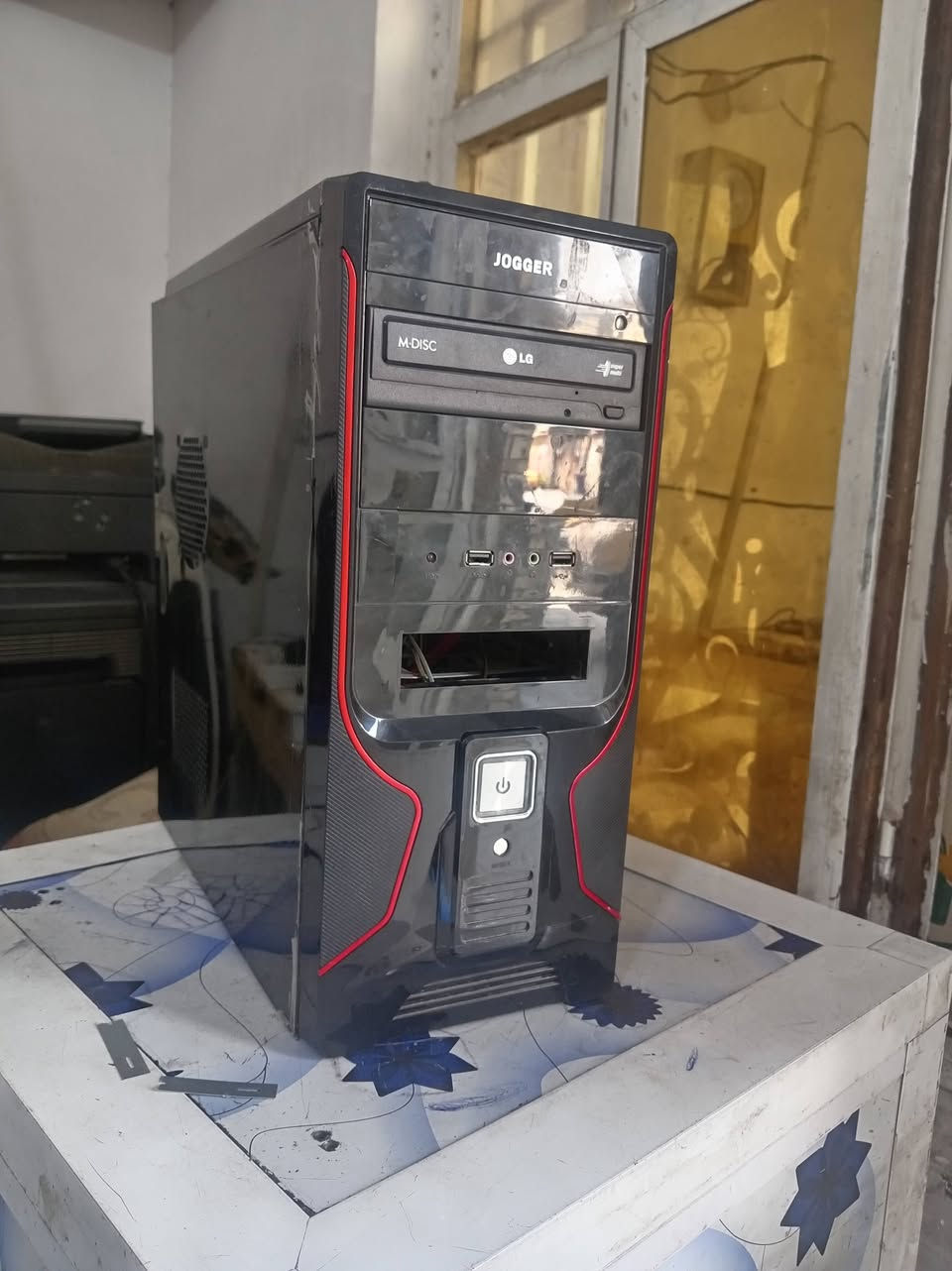حاسبه متكامله
من هارد 500
معالجين ci3 و ci2
بور سبلاين 400 واط
بورد hp pro 3300 series mt 
معالج i3 جيل ثاني 
رامات ddr3 2gb
بيها وايفاي داخلي 
الحاسبه شغاله 100٪
السعر 75 شامل التوصيل 
واتساب ***********
