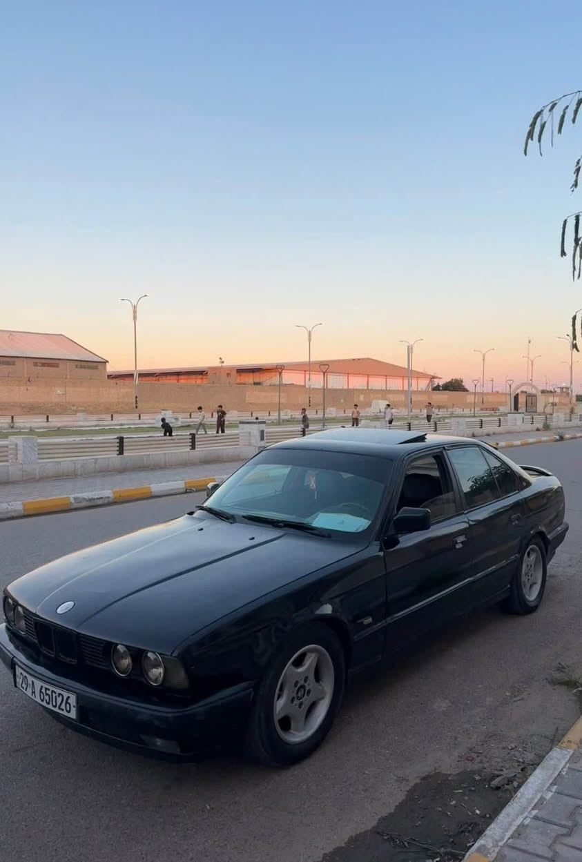 السلام عليكم 
بي ام دبليو ٥٣٥ موديل ١٩٨٨ بأسمي تحويل مباشر رقم واسط دولي

•محرك مفتوح ٣٥٠٠ بحالة جيدة جدا 
•كير اوتماتيك بحالة جيده جدا 
•منظومة غاز جديدة 
•تبريد شرط ثلج ❄️ 
•بدون اي خياسات حدادية ٥٠٪؜ 
•فتحة سقف ٣ طكات
•عليها ادامة كاملة 
•نواقصها فقط ( شيال كاردن + كلج كمبريسر تبريد) 
السعر 36 قابل للتفاوض

مكاني واسط_الكوت 
*********** دهل اوران, واسط
