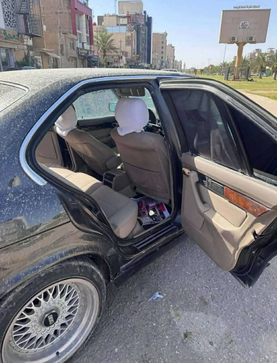 السلام عليكم
BMW للبيع
سياره 520 اصل مديل 90 رقم بغداد نكليزي سنويه 27 مداور ثاني يوم  سياره جاهزه محرك مسكر جديد فان كهرباء سياره علا وضع لبلاد كت كامل m ويل خليه BBS
حداده جديده توني شاده الاماميه ول خلفيه  غرفه جلد كهرباء كله شغاله سياره بدون حادث بيه صبغ حزام جماليه فقط سياره ما نقصه شي سعر 63 وبيه مجال حك جيه مكاني ناصريه مركز رقم ***********

