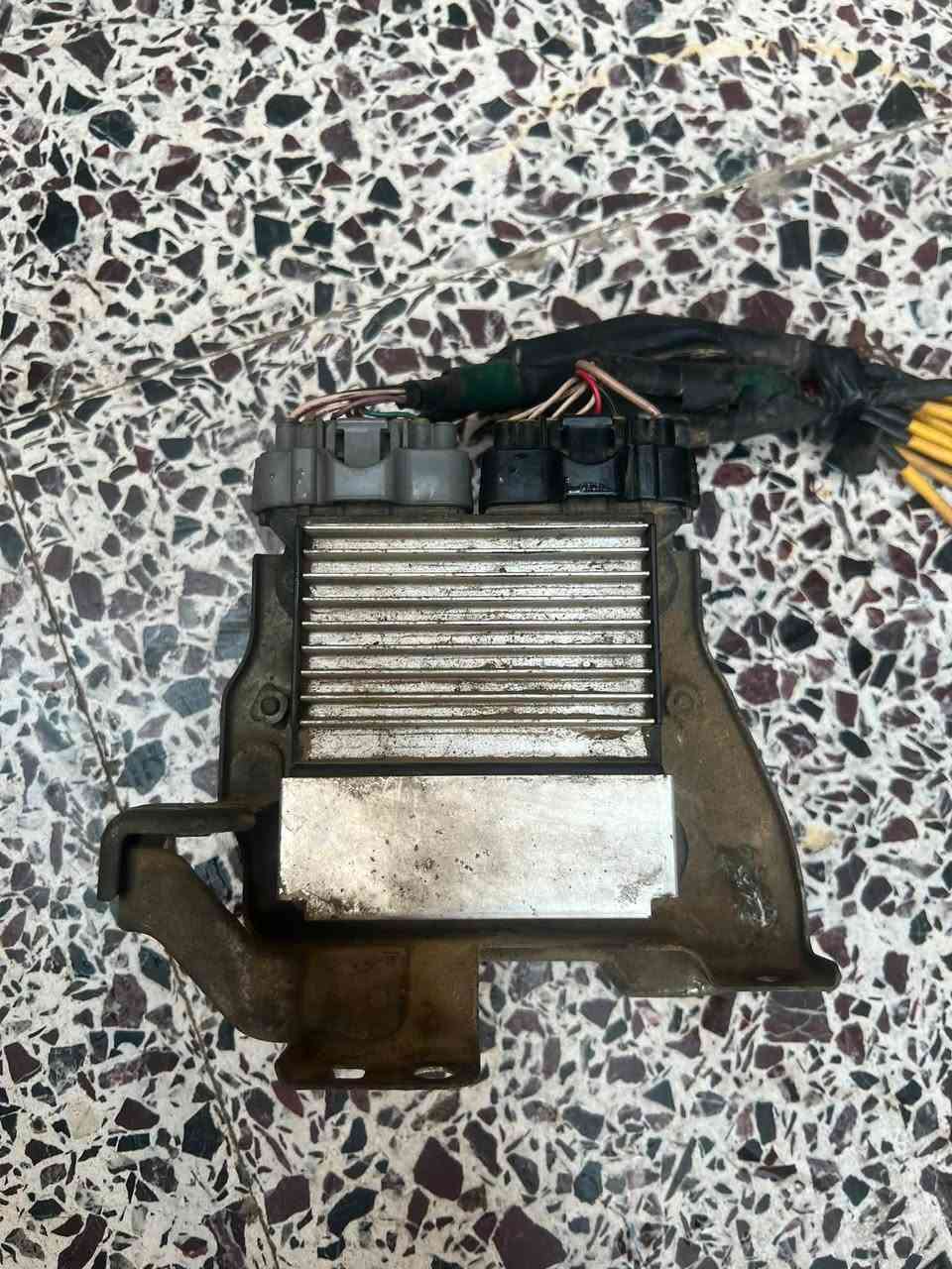 سلام عليكم غراض لاندكروزر كاز مال كصة بسعر مناسب عقل نوزل مروحة دبة راديتر شوتة كاملة ‭***********‬

