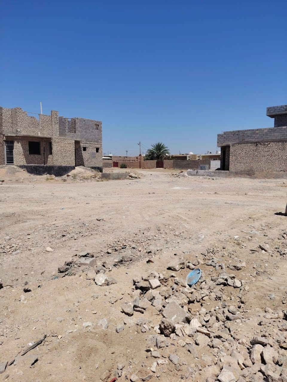 قطعة أرض للبيع ركن  على شارع 40 متر 
طابو صرف في حديثة خلف معارض حي العسكري 
المساحة:261م
السعر:18 مليون قابلة لتفاوض 
للاستفسار الاتصال على الرقم 

((***********))

((***********))

عنوان المكتب:: الانبار حديثة حي العسكري مقابل أسواق علي نصيف
