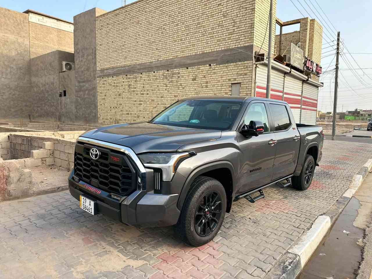 • نوع السيارة: تويوتا تندرا ليميتد
• الموديل: TRD  2024
• نظام الدفع: رباعي 4x4
• ماشيه  19 الف km
•بمحرك 6 سلندر سعة 3.4 لتر، تون تيربو يولد قوة تصل إلى 389 حصاناً.

💎ــسعر✅:: الــرد تلقائــي📮

مواصفات فول
كاميرات 360
كشنات تدفئة وتبريد
•ضرر
باب خلفي تعديل بارد
جملوغ امامي ربع بارد
البنيد مبدل اصلي وكاله ومصبوغ 
ايرباك سليم
رقم كربلاء

•ملاحضه
كلشي شارحلك بل منشور

رقم التواصل 📞***********
***********
