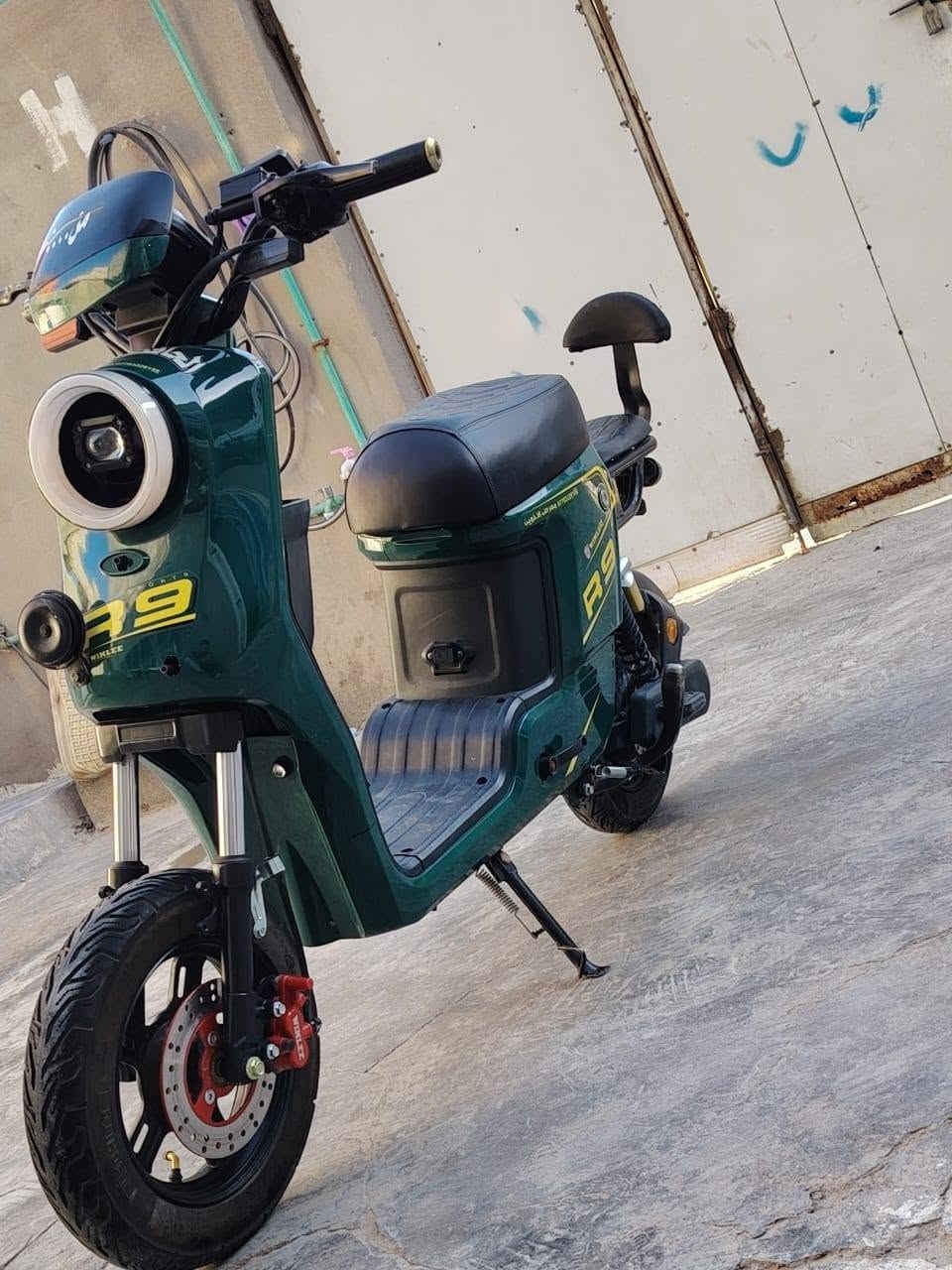 السلام عليكم دراجه لبيع مديل 2026 بطاريات  32بير جديده الدراجه  سعر  450 وبيه مجال شراي يراسنل على خاص رقم. ***********
