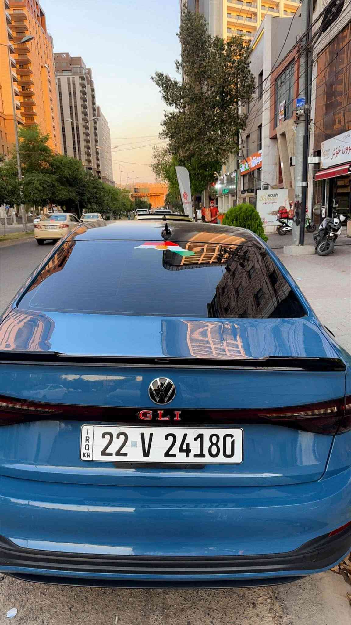 Jetta 2025 s sport 
جیتا ٢٠٢٥ سپۆرت 
مسفات رادار خەتی جادە 
ئاوێنە رادار 
حاسە ٣٦٠ 
کشین هیتەر
بریک بەسمە 
دوو دەرگای لای سەیاق سبوخ 
بێ ئێرباگ 

40mi
3VWBX7BU9SM033573

*********** أربيل, العراق
