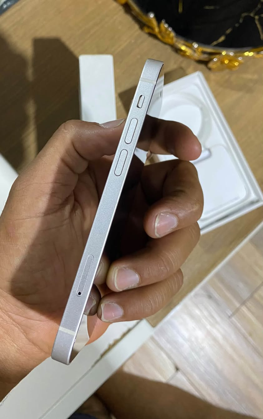 12 mini
ذاكرة 128
جهاز نظيف كلش 
مبدل فقط بطارية والفيس ايدي ميشتغل 
٢٥٠ ألف وبي مجال قليل 
متوفر واتساب ***********

نص مكتوب في الصور:
- ١٢:٥٧
- حول
- الاسم
- < iPhone
- إصدار iOS
- < 27.0
- اسم الطراز
- iPhone 12 mini
- رقم الطراز
- MGE43AA/A
- الرقم التسلسلي
- C7CDQA6T0GPX
- سجل تاريخ القطع والخدمة
- <
- الأغاني
- الفيديوهات
- الصور
- السعة
- ١٢٨ غ.ب.
- متوفرة
- ١١١,٥٢ غ.ب.
- ١٢:٥٧ القطع والخدمة تجمع Apple سجل تاريخ القطع والخدمة، وهذا السجل يعرض معلومات عن هذا الـ iPhone وحالته وتفاصيل إصلاحه. معرفة المزيد... سجل تاريخ الخدمة البطارية غير معروف بصمة الوجه مشكلة
