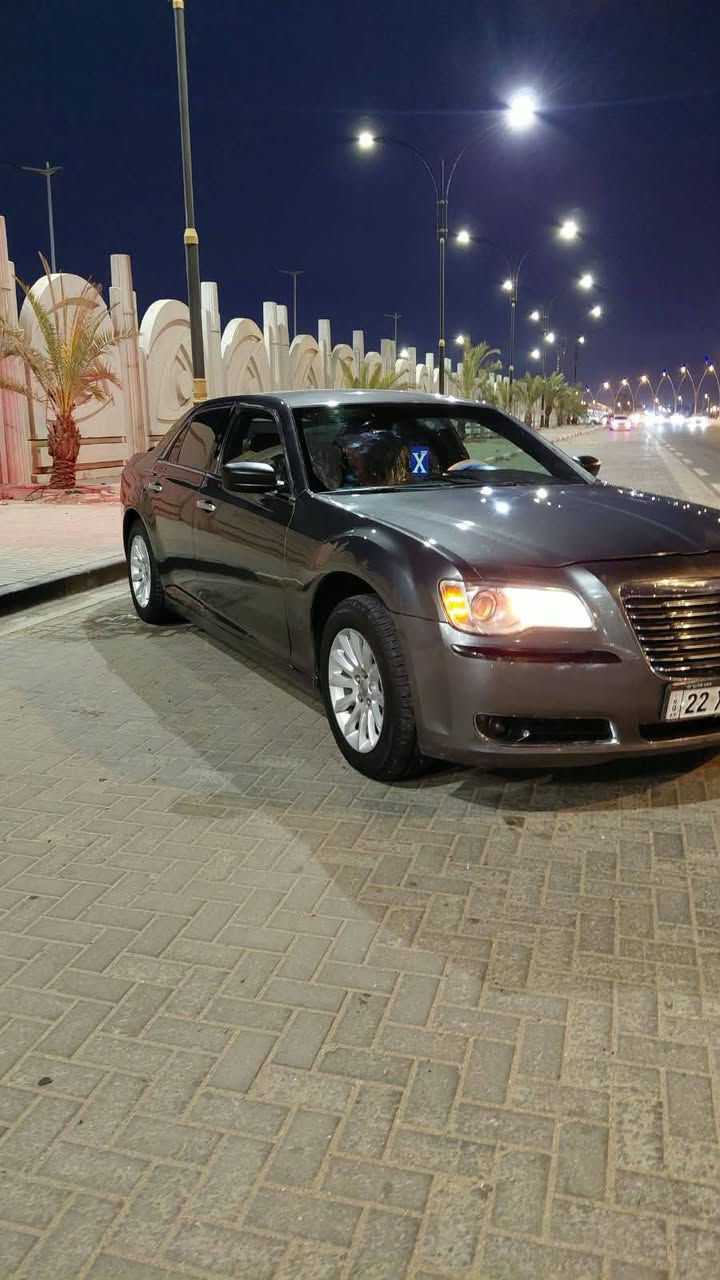 سلام عليكم
ادوات ادوات … (.كصه جنطه ) 
وجاهزه من كل النواحي 
وارد امريكي   
(السيارة امتومه ارقام وسنوية )
_______________________
#اسم_السيارة : كرايسلر- اوباما 300(C) 
#الفئة: فووول عدا الفتحه
#الموديل:2013
#اللون: فيلي  
_____________________________
#الــمــواصــفـــات :-
{1} محرك 6 سلندر 3600
{2} كشنات مخمل 
{3} كاميرا دواره ستيرن
{4} شاشه كبيره 
{5}تبريد قطعتين امامي خلفي 
{6} حساسات امامي خلفي 
{7} ايرباكات سليمه جميعا 
{8} ويلكب 2017
{9 منظومه زنون 
{10} تحكم سترين جهتين
{11}بصمه 2 باب
{12} نضام ABS
{13} كشنات كهرباء
{14} كير طياره 8 نمره
{15} هيترات بالمري
{16} تشغيل عن بعد 
{17} تدفئة كشنات وتبريد 
{19} داخل صاج 
{18} باقي المواصفات معروفه

مكان السياره البصره السعر 53  وبيها مجال 
 الاتصال ***********
