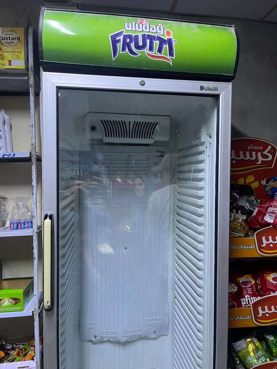 سلام عليكم
للبيع عارضه مشروبات الحجم الجبير 
السعر 350
الرقم  ‭***********‬
