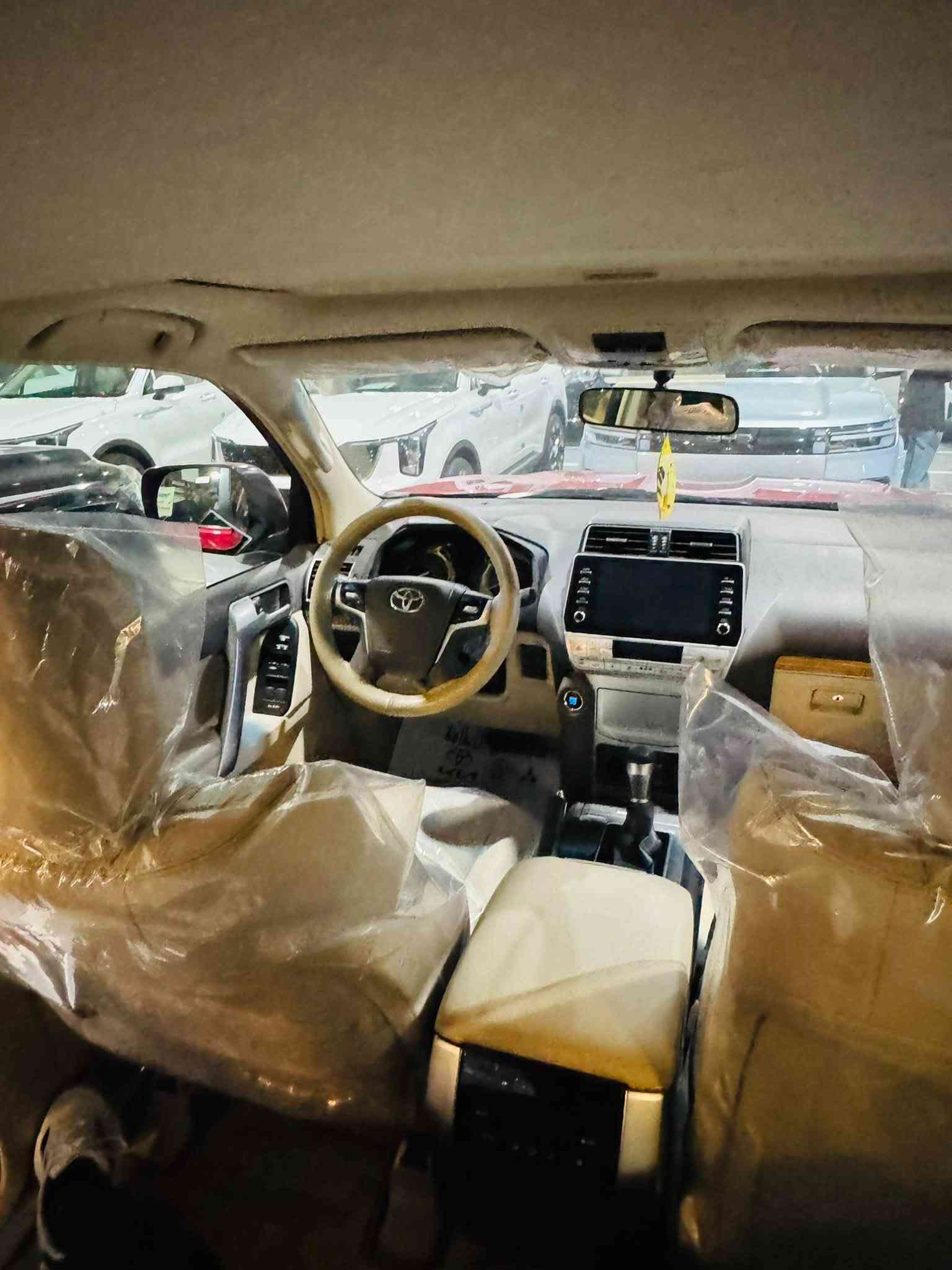السلام عليكم بيع برادو موديل 2022 ماشيه 25 الف فول موصفات VX مكفوله كفاله عامه مكان بابل 
الاستفسار ***********
