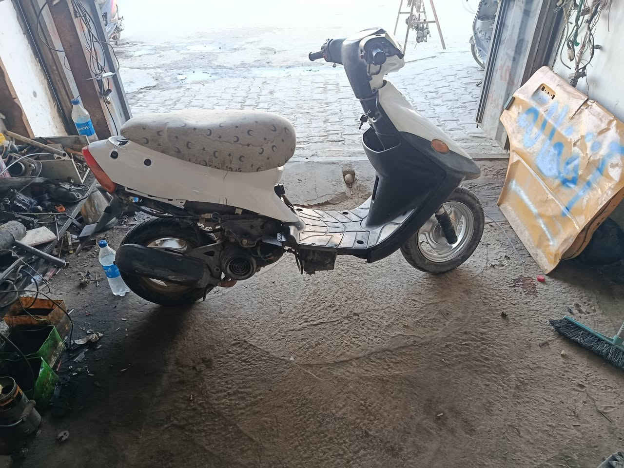 دراجه 9زروف يباني دراجه جاهزه شاير شغاله لايت شغال تايرات جدد سلف شغال دوانيه جمهوري سعره 180 وبيه مجال ***********
