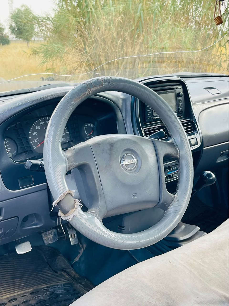 نيسان تاك • ٢٠٠١ • ٤ تاير جديد