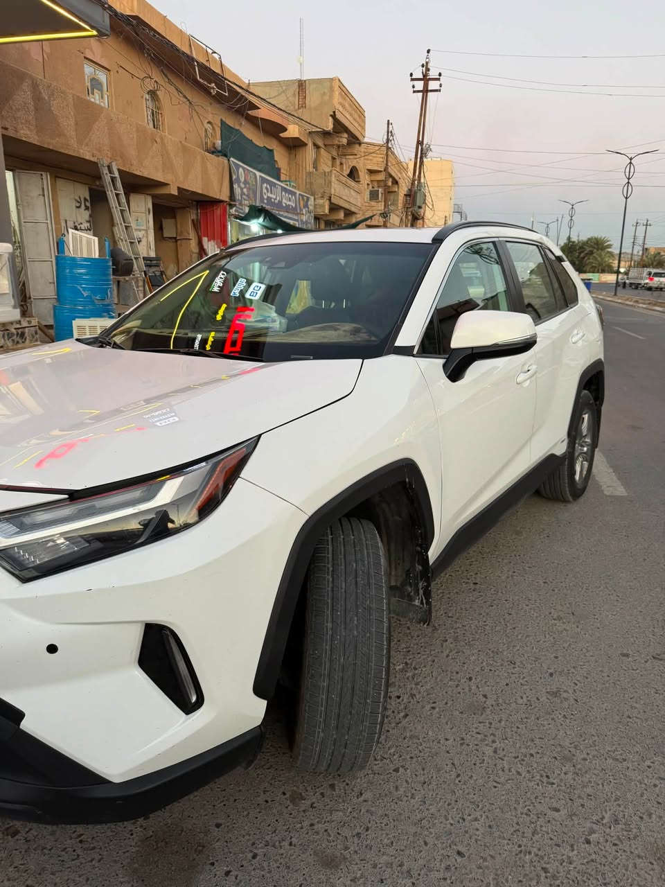 السلام علیکم 
سيارة RAV4 هايبرد 2023
محرك 2500 السياره فول مواصفات 
وارد كندي ضرر خشم الجاملغ وتبديل بنيد بلادي 
فئه XLE 
كشنات جلد + فتحه
تدفئه كشنات + مقود
ماشيه 64 الف
حداديه امامي + خلفي كامله
رقم بغداد - بأسمي
سيارة جاهزه ونضيفه جدا
مكانه تكريت 
السعر 235$ وبيه مجال 
للاستفسار : ***********
