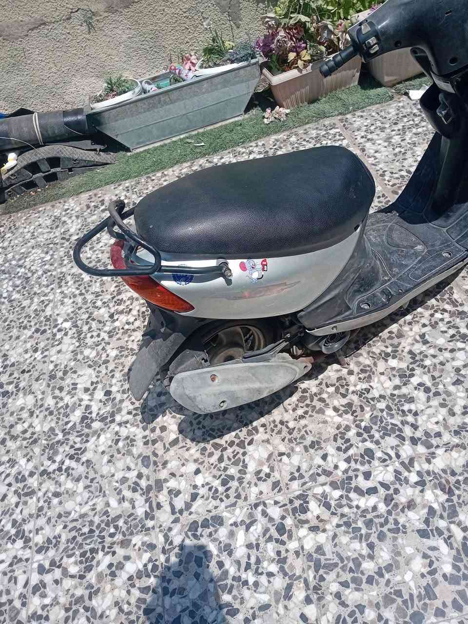 للبيع ماكس قجمه السعر ٣٥٠ كفرات اصليه الرقم ***********
