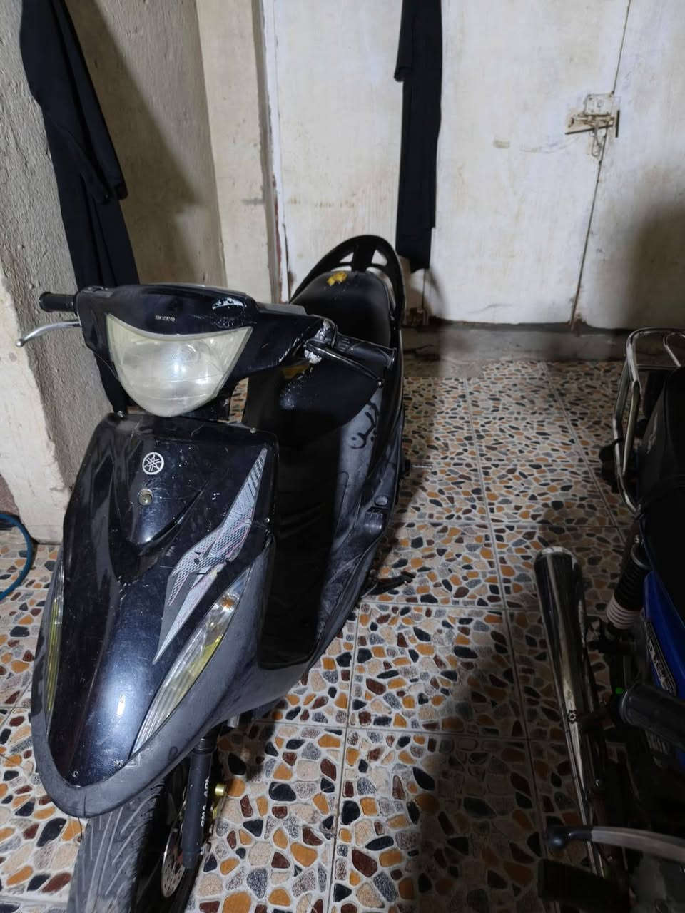 سلام عليكم ماكس عدله للبيع دراجه بلاديه كفرات مختمه درجه نضيفه مامفتوحه السرعه 120السعر750العنوان بصره***********

