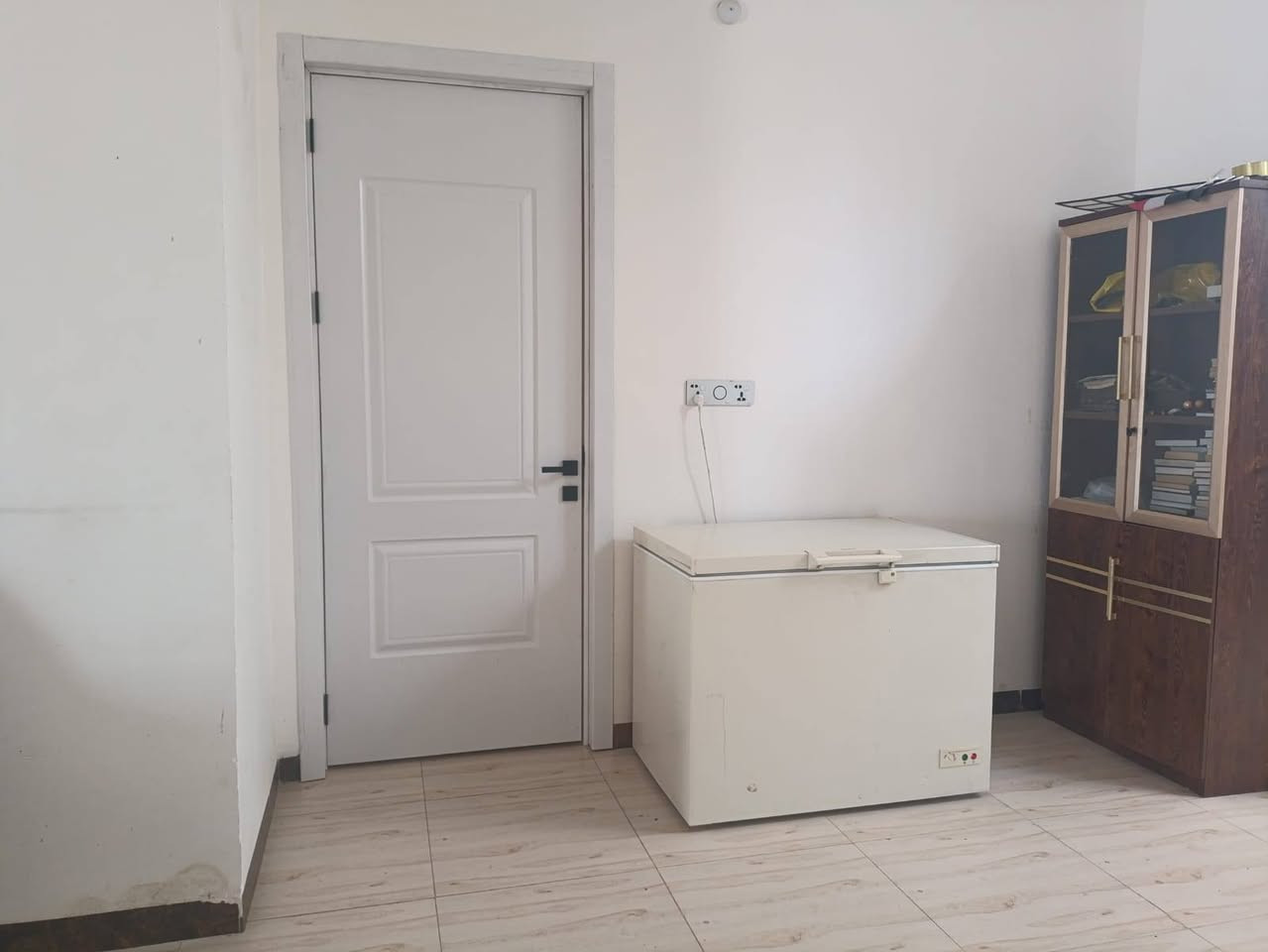 نص دونم وبيت حديث نزلت  سعد بيجو شارع اما الحسين لبيع ***********
