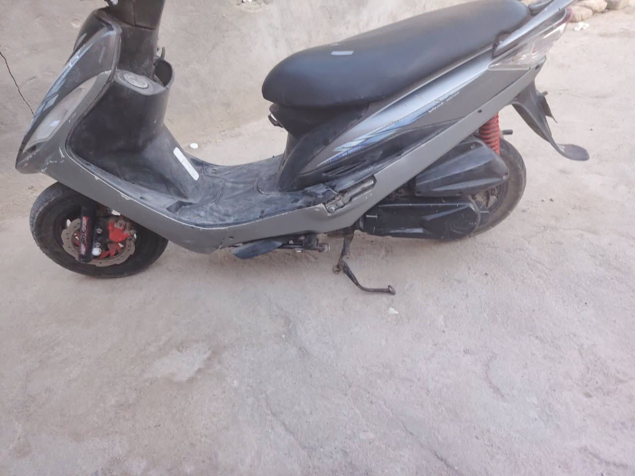 دراجه نضيفه وحلوه كهربائيات كلهه شغاله سلف نضيفه وحلوه 

*********** اتصل
