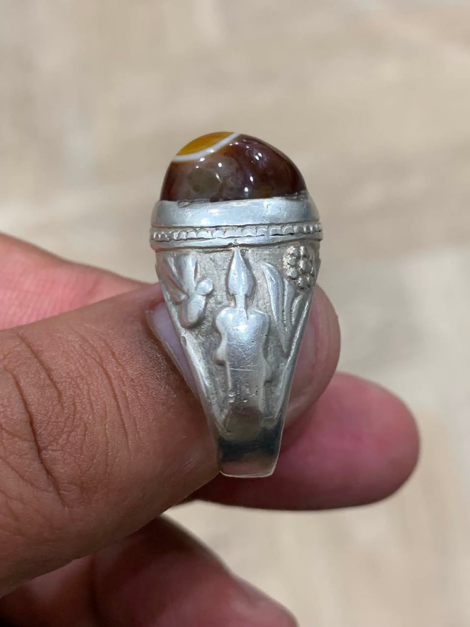 السلام عليكم سليماني احمر عين صفره صريحه صياغه الشمعه صياغه صبيه قالب قديم قبه داري المهتم يجي خاص المكان بغداد الزعفرانيه ***********
