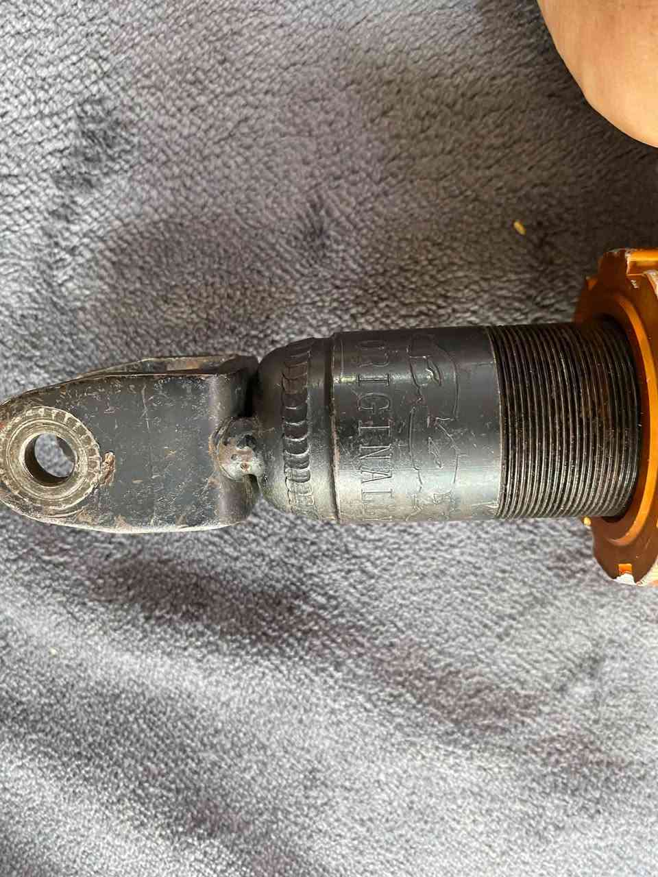 سلام عليكم 
دبل ماكس خلفي رياضي مال رمبه أو حاويه اصلي 
طسه  مالته حيل ناعمه سعره ١٥ الف لاستفسار 
الرقم *********** بيه واتساب
