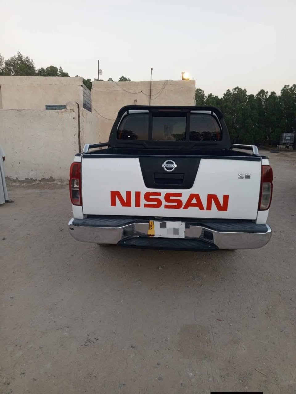 السلام عليكم نيفاره للبيع ٢٠١١ كير عادي رقم بصره بيهه صبغ مكانين وخشم الجاملغ ٥ اصابع بدون دواخل محرك مفتوح لا ينقص ولا يبخر وبيهه منضومة غاز تبريد ثلج حداده جاهزه تخم تاير ٨٠٪ سياره جاهزه من كلشي السعر ٩٥ مكاني البصره أبو الخصيب كوت ثويني رقمي ***********
