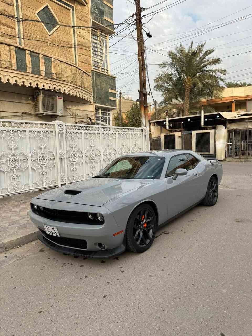 السلام عليكم
جالنجر GT بلاك توب 2021
لون سموك
بدوون ايرباك بدون شاصي بدون لغد
حادثهة بسيط جاملغ وبنيد صبغ 
ماشية 80 الف كيلو يعني 50 ميل

قبل يومين مبدل بيهة باتري و دهن جديد وزوج تايرات امامية
ومبدل بيهة فريز التبريد
مابيهة نقص برغي

كشن السايق كهرباء 
شاشة وسط و شفتات ستيرن
وحساسات خلفية
مري جوانب هيتر
ابل كار بلي 
مراية وسط تعتيم ذاتي
كير مكفول مكينة مكفولة بدون فتح 
مبرمج مراوح
السيارة ناصبة و كاعدة ومعتني بيهة
وهذا رقم الشاصي 

2C3CDZJG4MH670660

عنواني حي الجامعة او زيونة
احمد
***********
السعر 189
