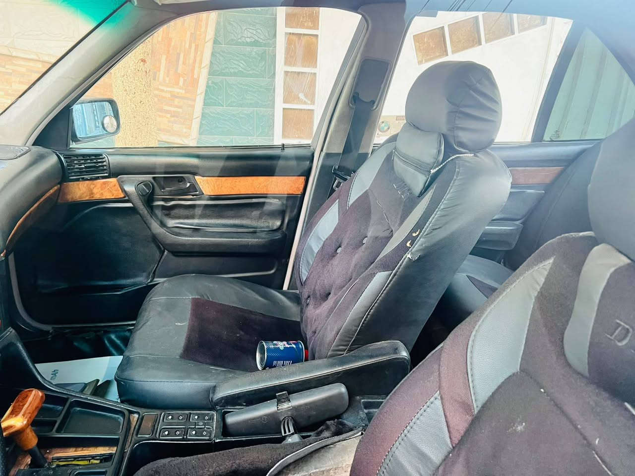 السلام عليكم
لبيع بي ام دبليو 
525i
6V
مسكر سياره حلو وجاهزه ملاحظات بسيطه بيها كهربائيات كله شغال تبريد شغال حداديه 80بلميه رقم دولي تريد تحويل تريد وكاله 
مكاني نجف السعر 50$وبيها مجال 
***********
