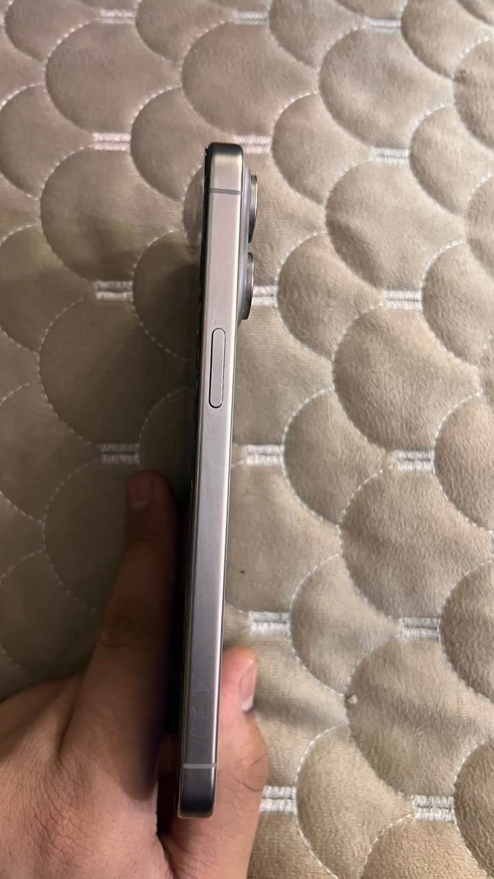 السلام عليكم
iPhone 15 Pro Max
للبيع
تيتانيوم طبيعي (Natural Titanium)
الذاكرة 256
عمر البطارية 87
عدد دورات الشحن 924
رقم الطراز  MU793AA/A
الجهاز نظيف مثل ماموضح بالصورة
الفطور هاي اللزگة مو الشاشة

تواصل 
‏***********١
